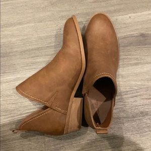 NWOT BOOTIES